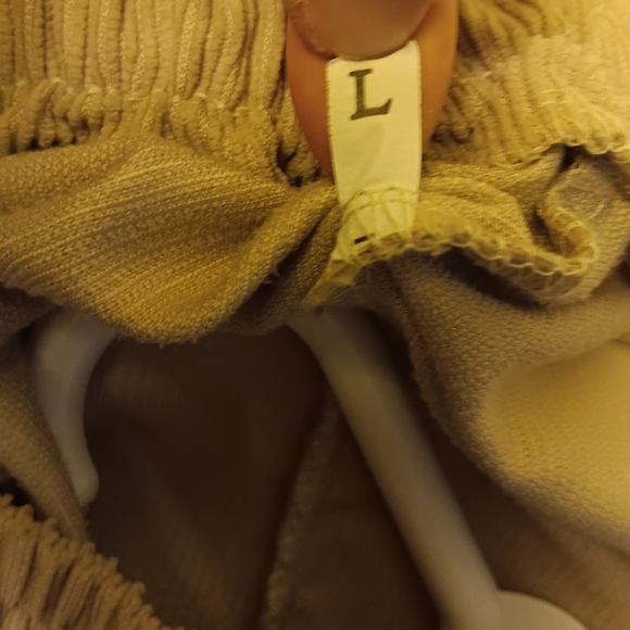 Custom -CARHARTTT- Corduroy light weight shorts - Picture 5 of 6